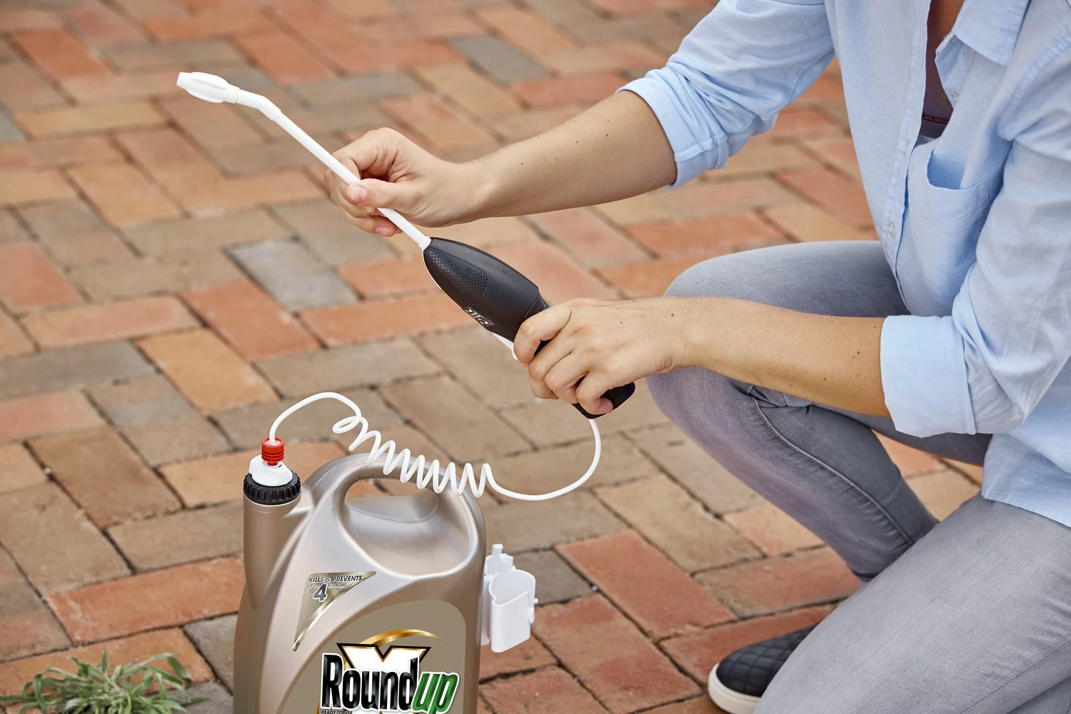 Roundup 1.1-Gallon, Ready-To-Use Extended Control Weed & Grass Killer Plus Weed Preventer II With Comfort Wand 4 Roundup 1.1-Gallon, Ready-To-Use Extended Control Weed & Grass Killer Plus Weed Preventer II With Comfort Wand - Image 2