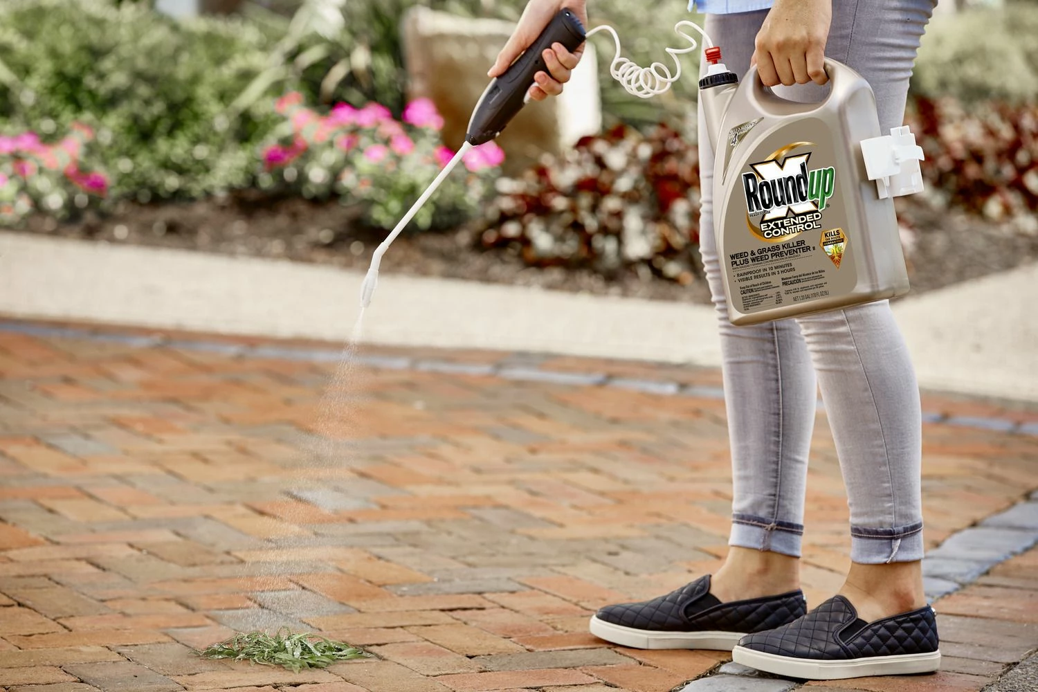 Roundup 1.1-Gallon, Ready-To-Use Extended Control Weed & Grass Killer Plus Weed Preventer II With Comfort Wand 7 Roundup 1.1-Gallon, Ready-To-Use Extended Control Weed & Grass Killer Plus Weed Preventer II With Comfort Wand - Image 5