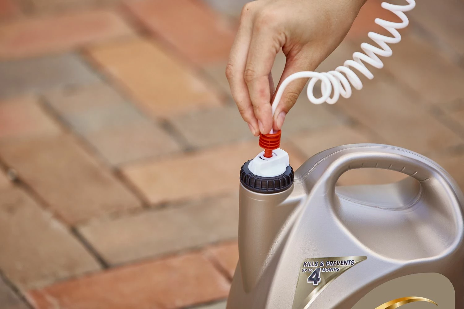 Roundup 1.1-Gallon, Ready-To-Use Extended Control Weed & Grass Killer Plus Weed Preventer II With Comfort Wand 8 Roundup 1.1-Gallon, Ready-To-Use Extended Control Weed & Grass Killer Plus Weed Preventer II With Comfort Wand - Image 6