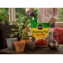 8-Dry Quart Potting Mix